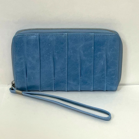 HOBO Handbags - Hobo Leather Wristlet/Wallet
